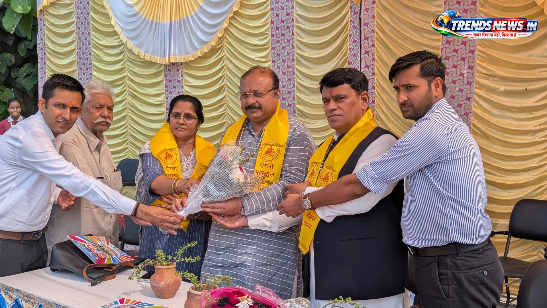 मवाना के ए.एस. इंटर कॉलेज में डिजिटल बोर्ड का भव्य उद्घाटन